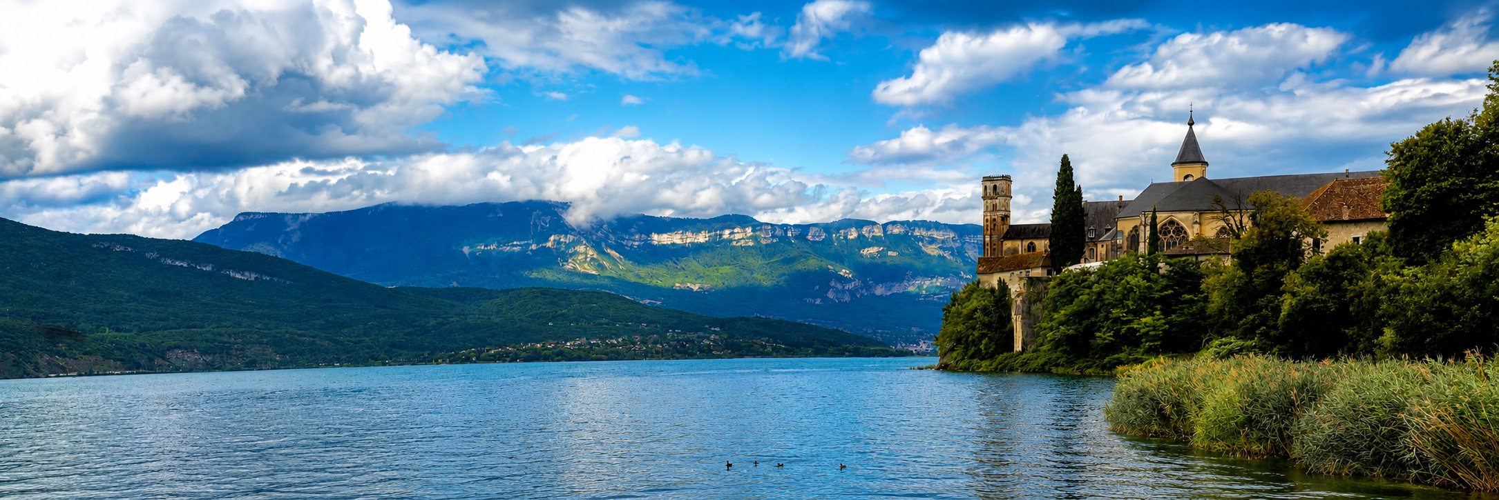 Abbaye d’Hautecombe sur le lac du Bourget